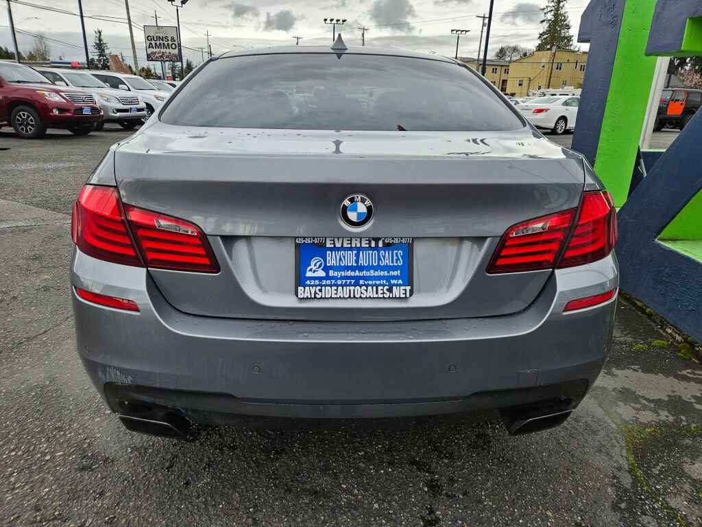 Used 2012 BMW 550i xDrive Sedan image 3