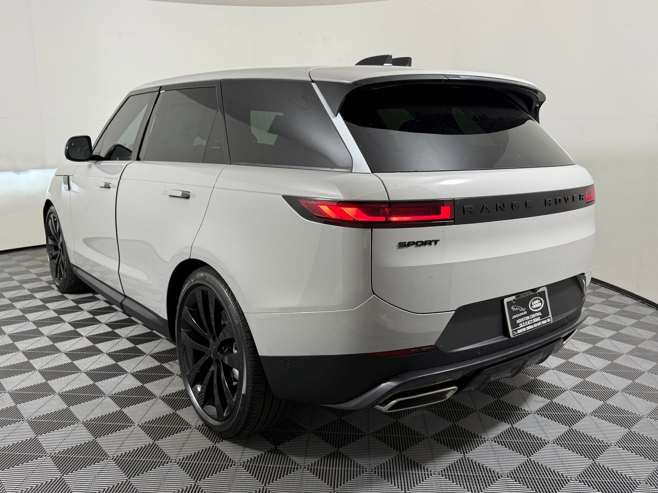 New 2026 Land Rover Range Rover Sport SE AWD/4WD image 3