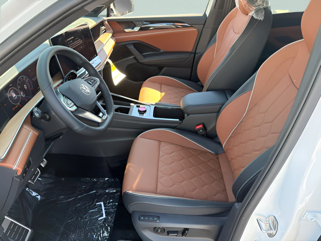 New 2026 Volkswagen Tiguan SEL R-Line AWD/4WD image 5