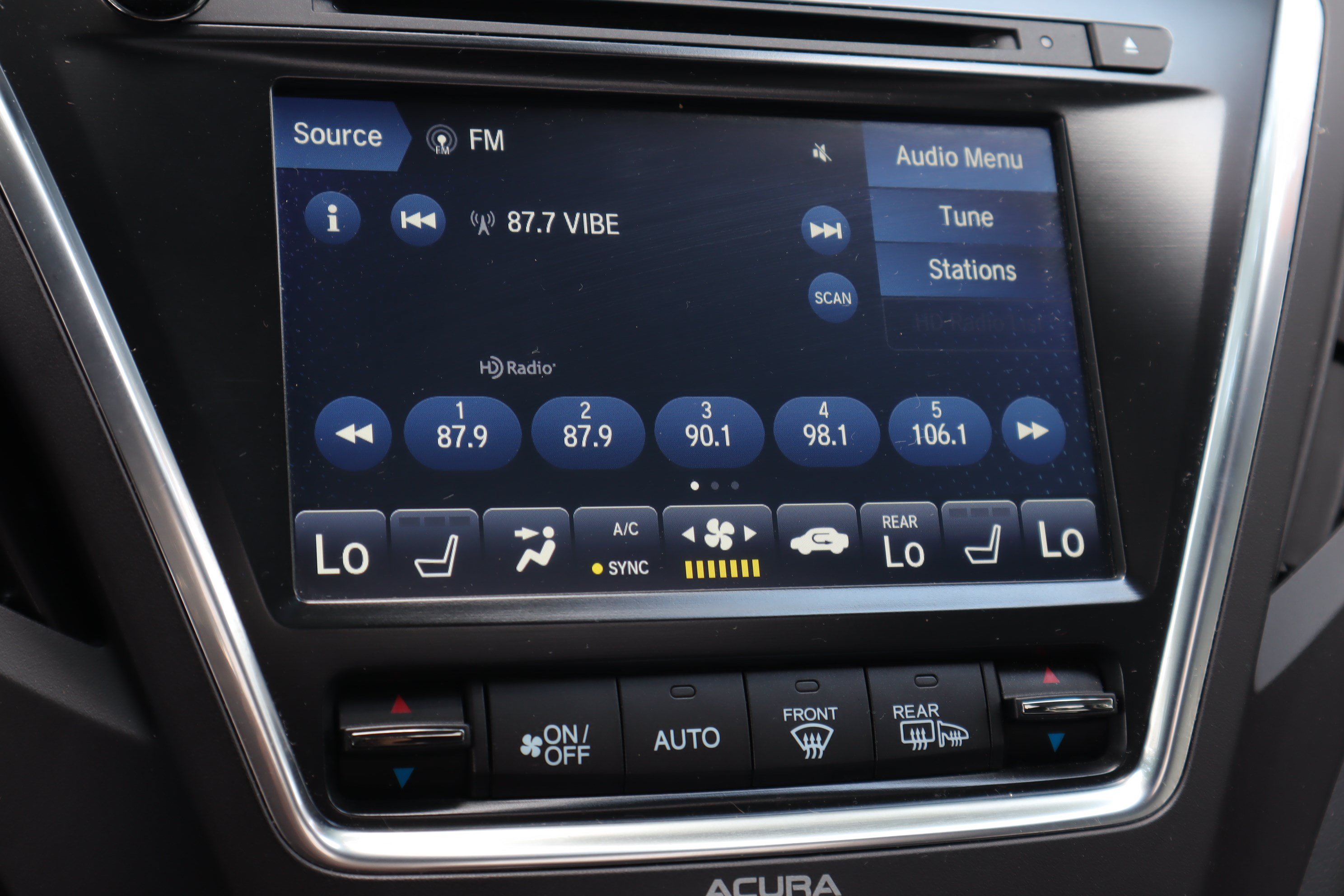 Used 2020 Acura MDX SH-AWD w/ Technology Package image 14