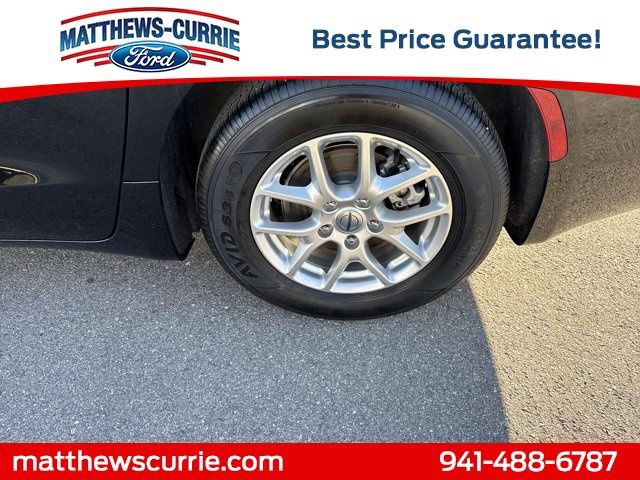 Used 2024 Chrysler Voyager LX image 16