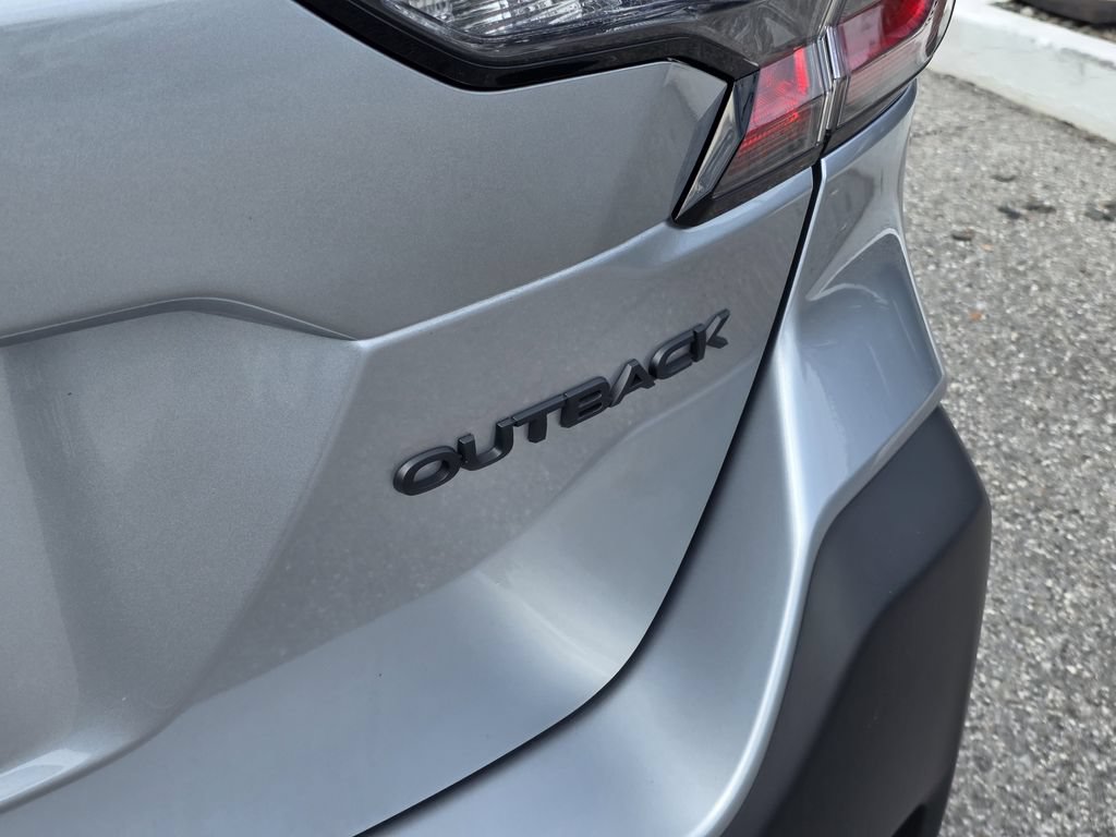 Used 2025 Subaru Outback Onyx Edition AWD/4WD image 8
