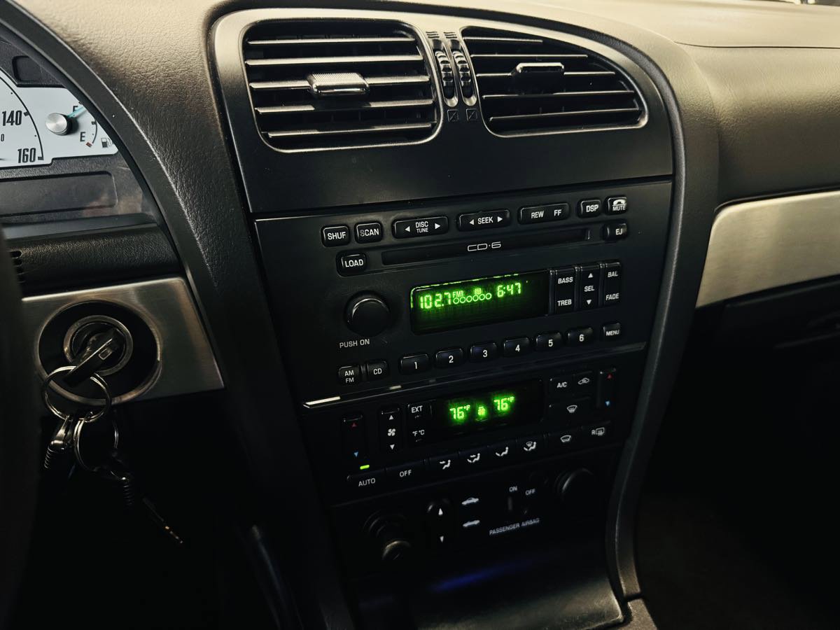 Used 2002 Ford Thunderbird Deluxe image 31