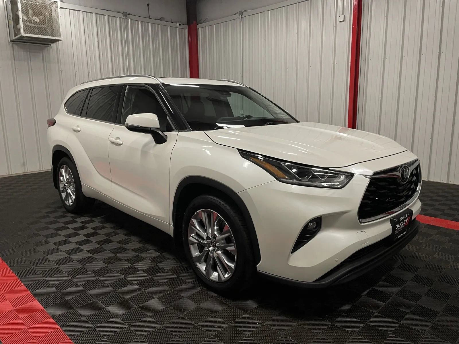 Used 2020 Toyota Highlander Limited image 5