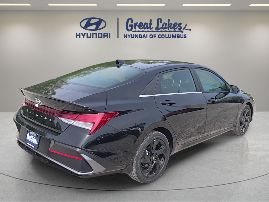 New 2026 Hyundai Elantra SEL Sport Premium FWD image 5
