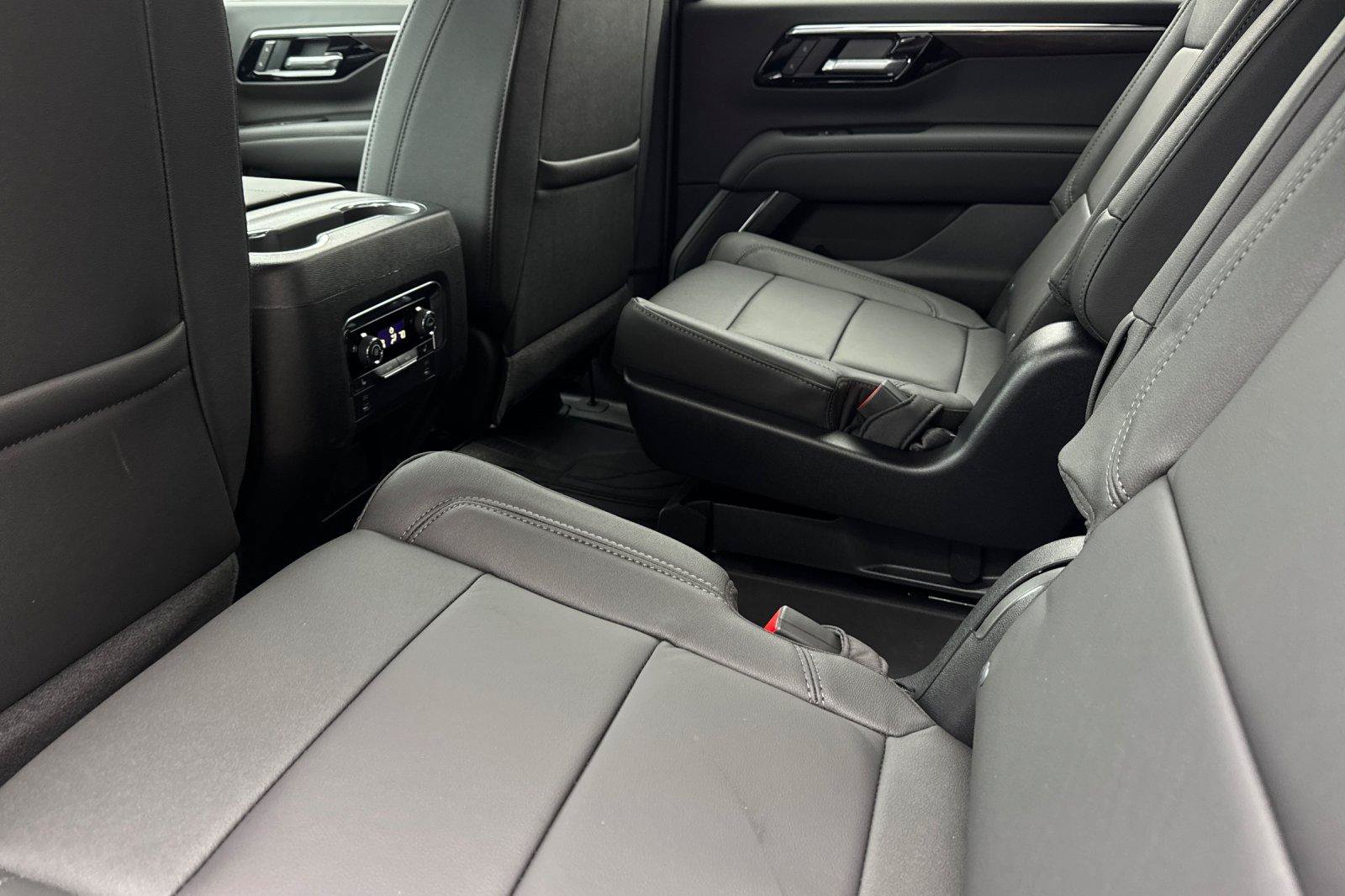 New 2026 Chevrolet Suburban LT w/ Comfort Package AWD/4WD image 15