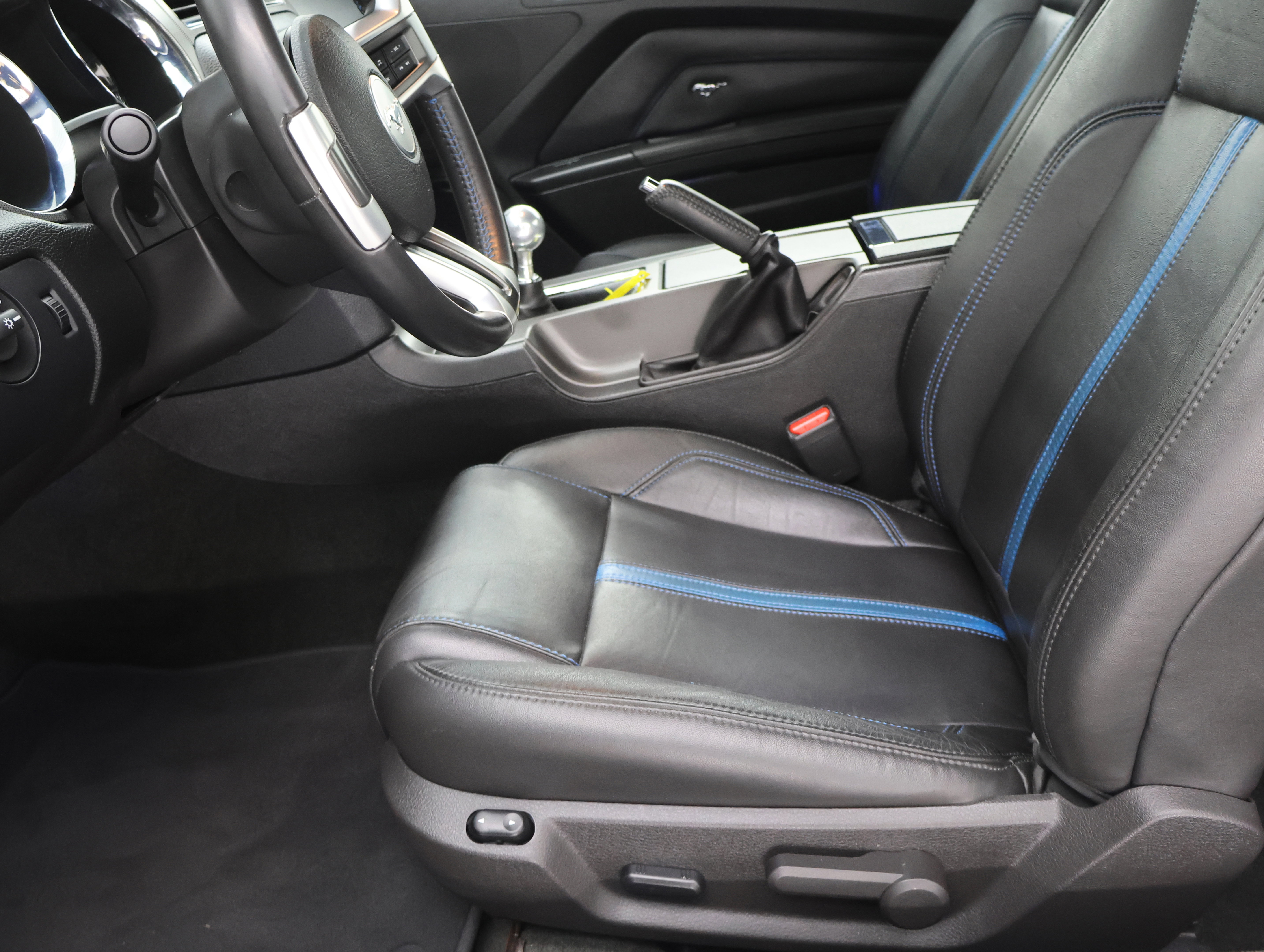 Used 2014 Ford Mustang GT Premium w/ Brembo Brake Package RWD image 8