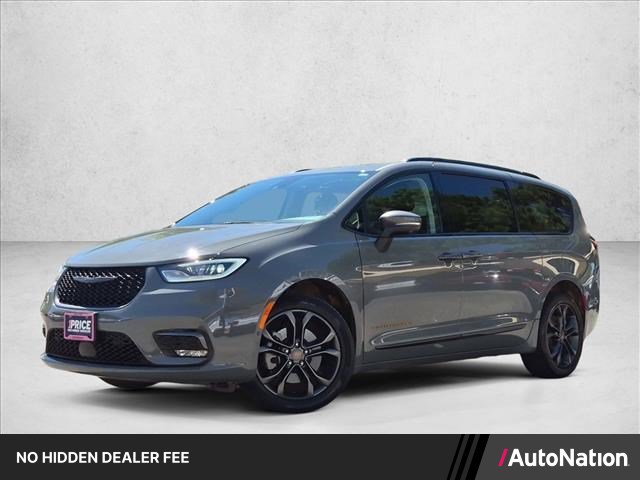 Used 2023 Chrysler Pacifica Touring-L w/ Road Tripper Package AWD/4WD video 1