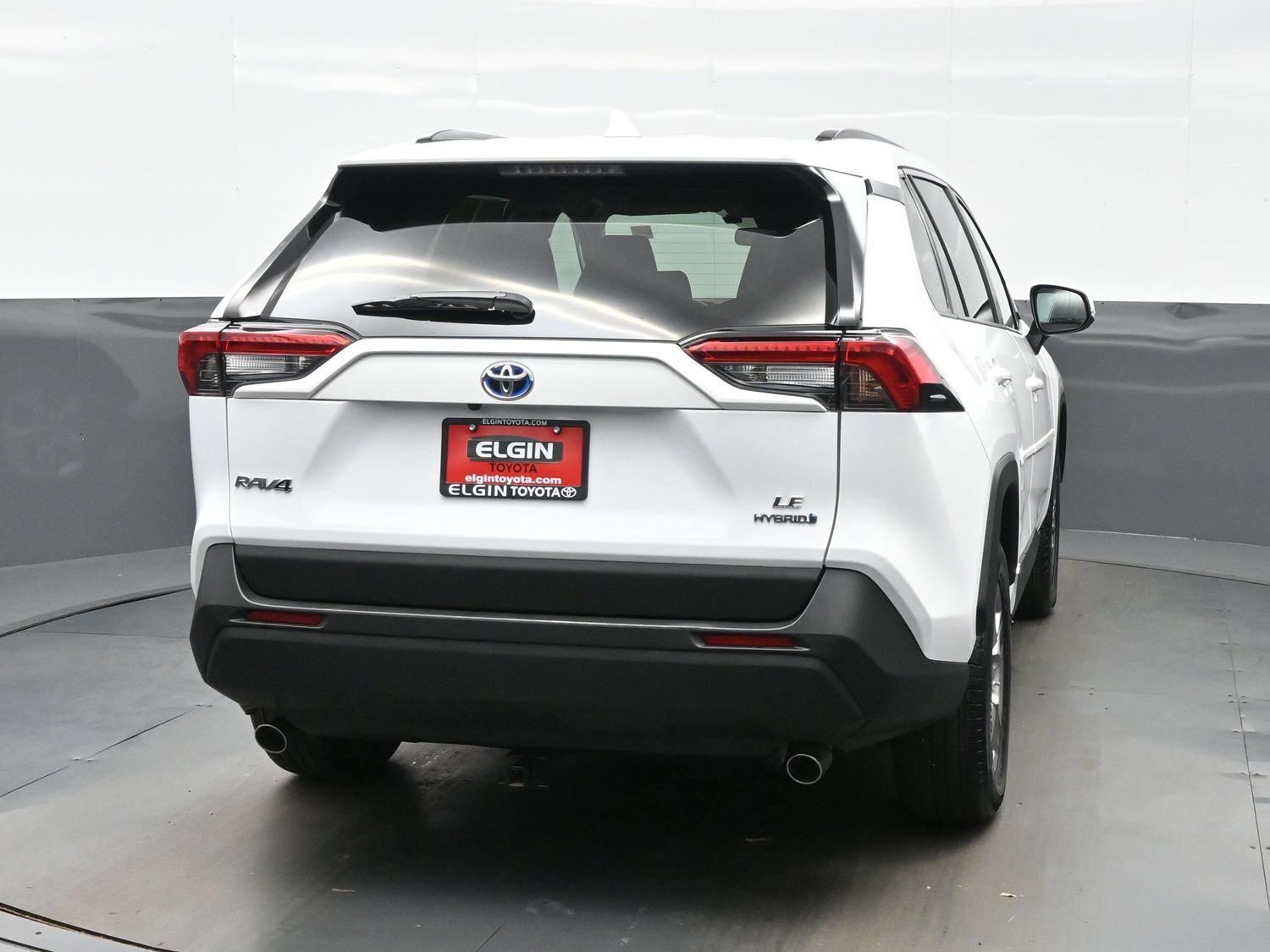Used 2024 Toyota RAV4 LE AWD/4WD image 5
