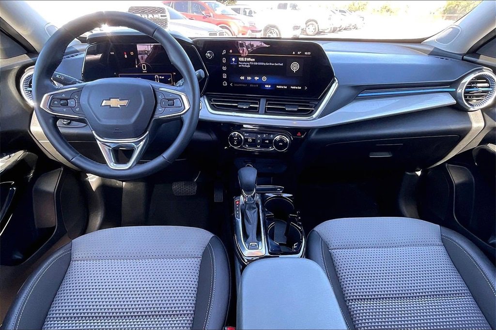 Certified 2024 Chevrolet Trax LT w/ Driver Confidence Package image 7