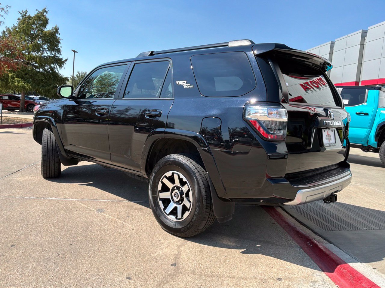 Used 2023 Toyota 4Runner TRD Off-Road AWD/4WD image 8