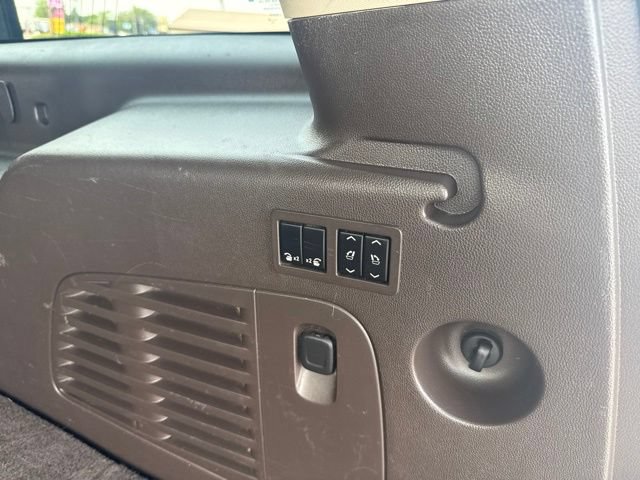 Used 2015 GMC Yukon XL Denali w/ Touring Package AWD/4WD image 24