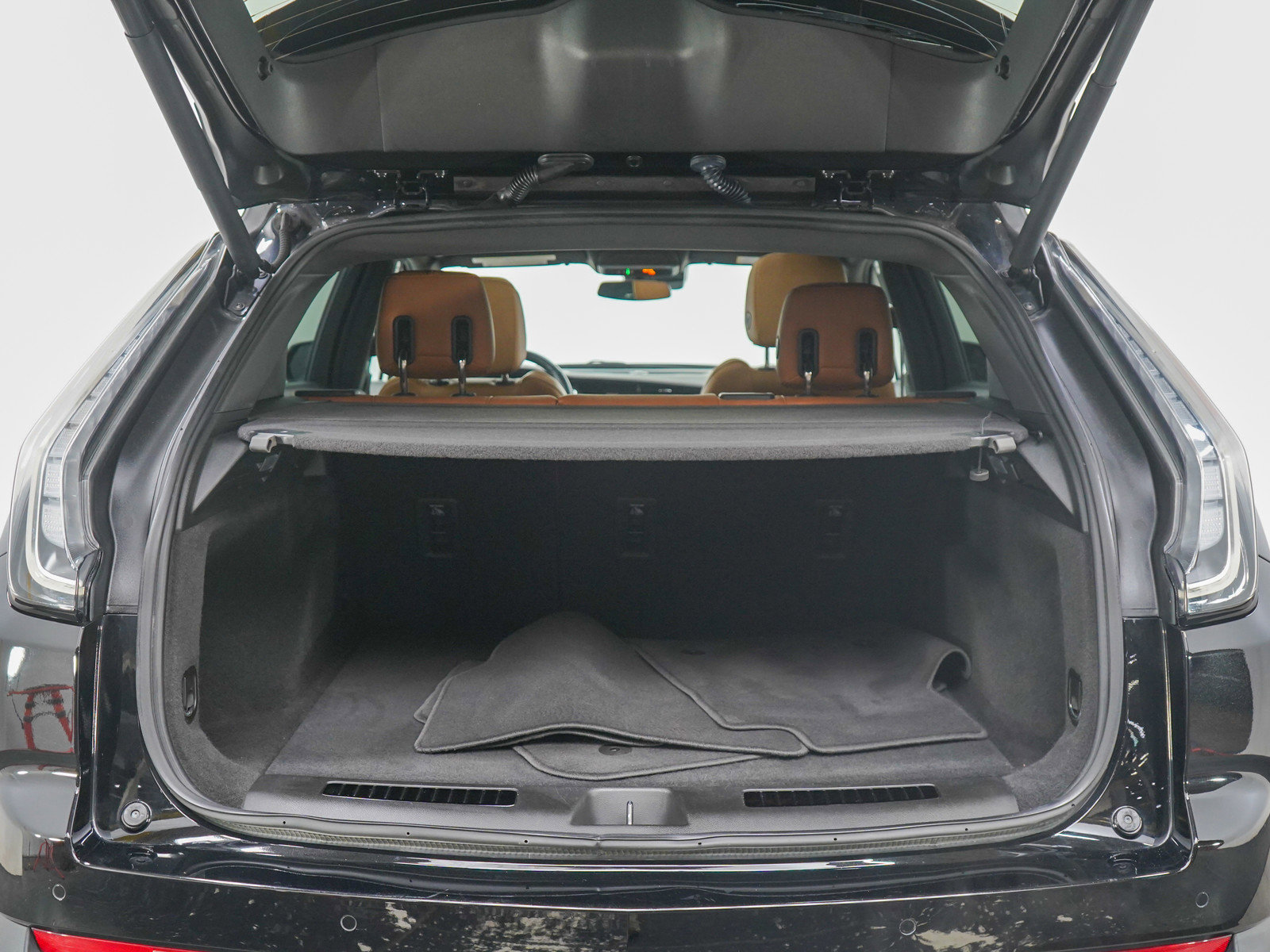 Used 2023 Cadillac XT4 Sport w/ Sun And Sound Package image 16