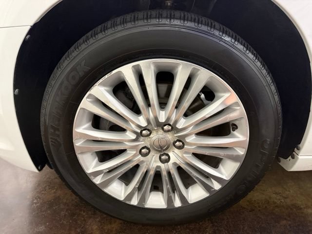 Used 2014 Chrysler 300 AWD w/ Driver Convenience Group image 11