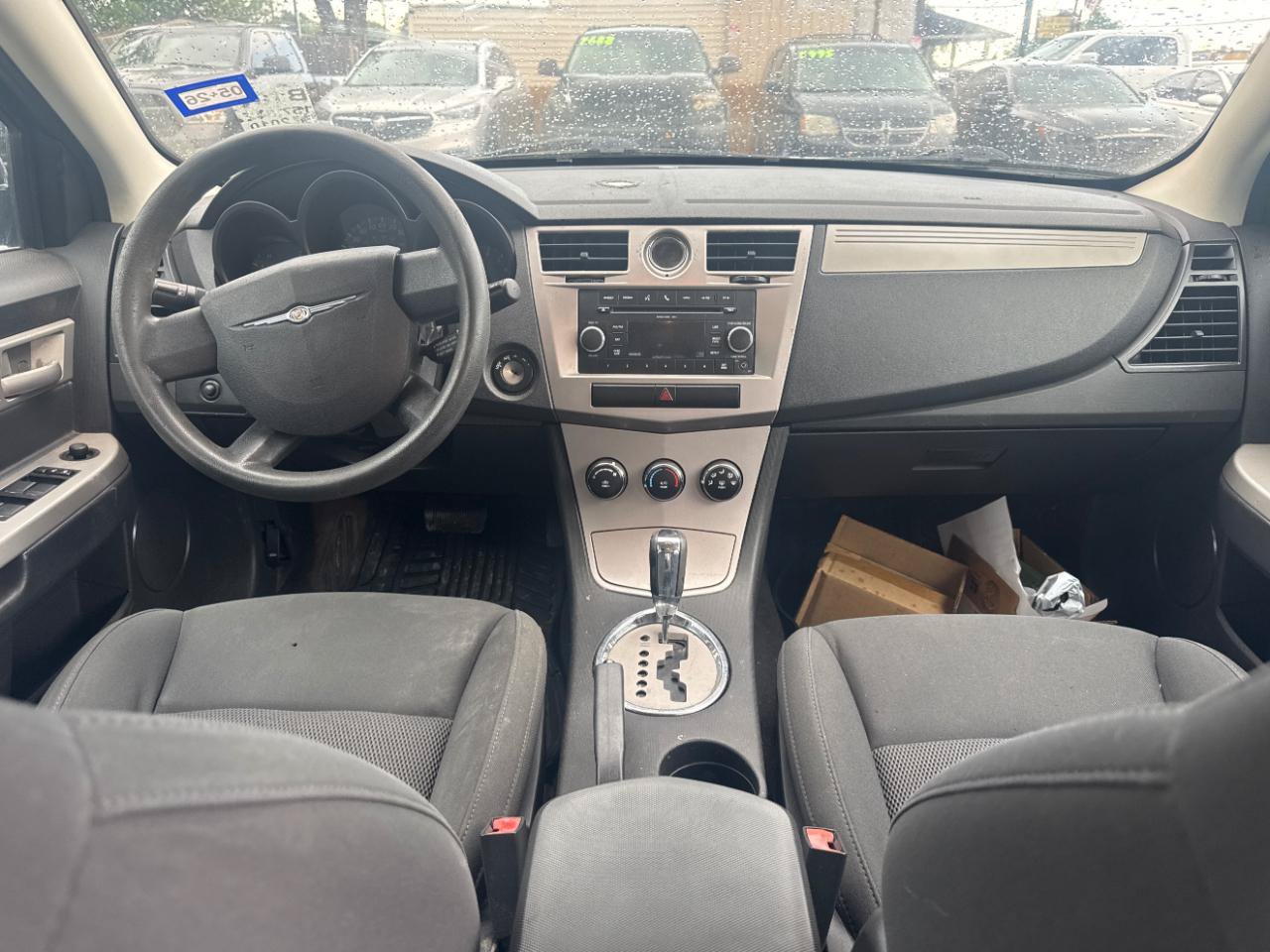 Used 2010 Chrysler Sebring Touring FWD image 9