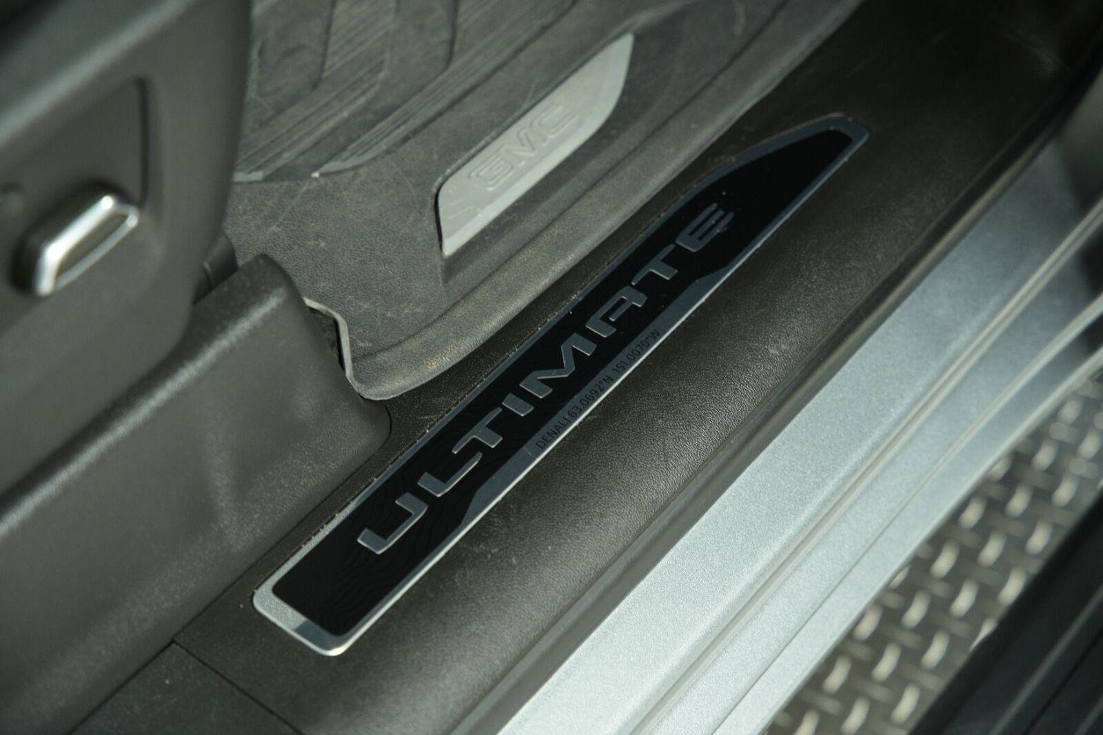 Certified 2025 GMC Sierra 1500 Denali Ultimate AWD/4WD image 27