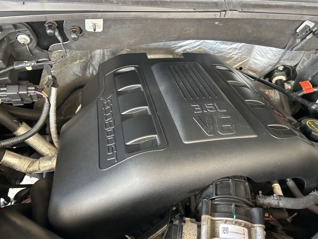 Used 2015 Ford F150 Platinum w/ Equipment Group 701A Luxury image 14