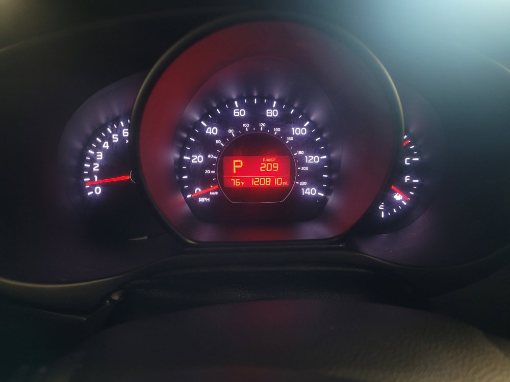 Used 2016 Kia Soul FWD image 23
