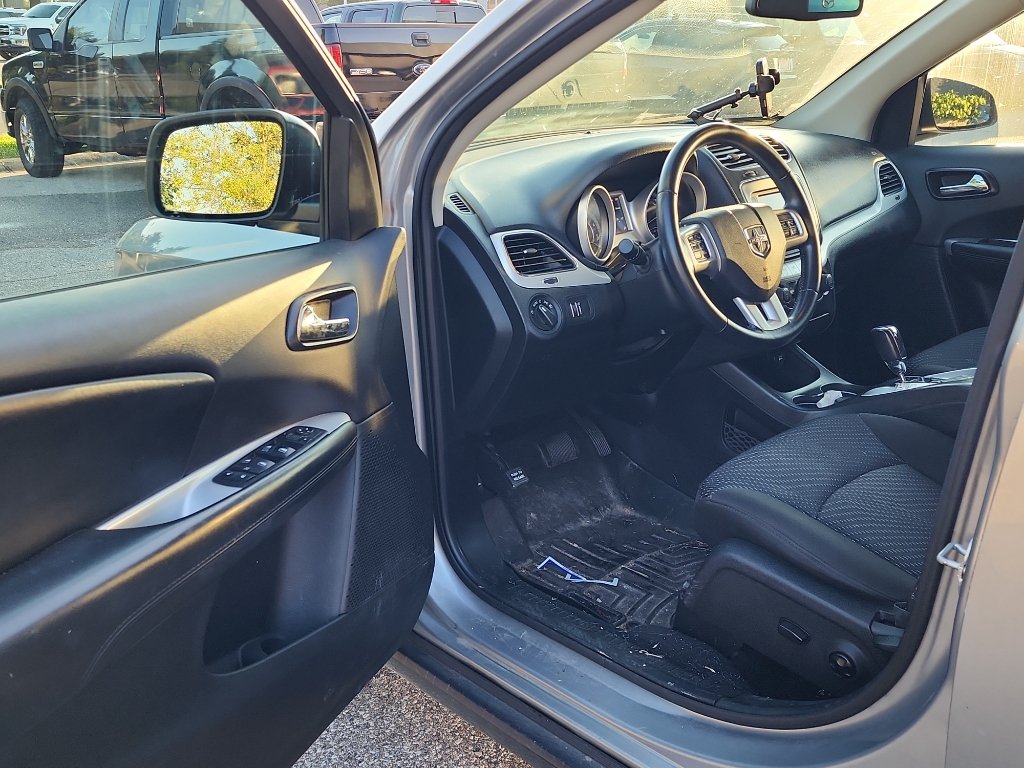 Used 2020 Dodge Journey SE w/ SE Popular Equipment Group FWD image 10