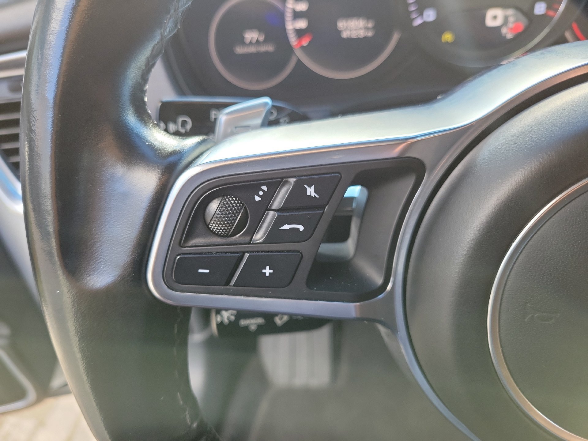 Used 2019 Porsche Panamera GTS AWD/4WD image 30