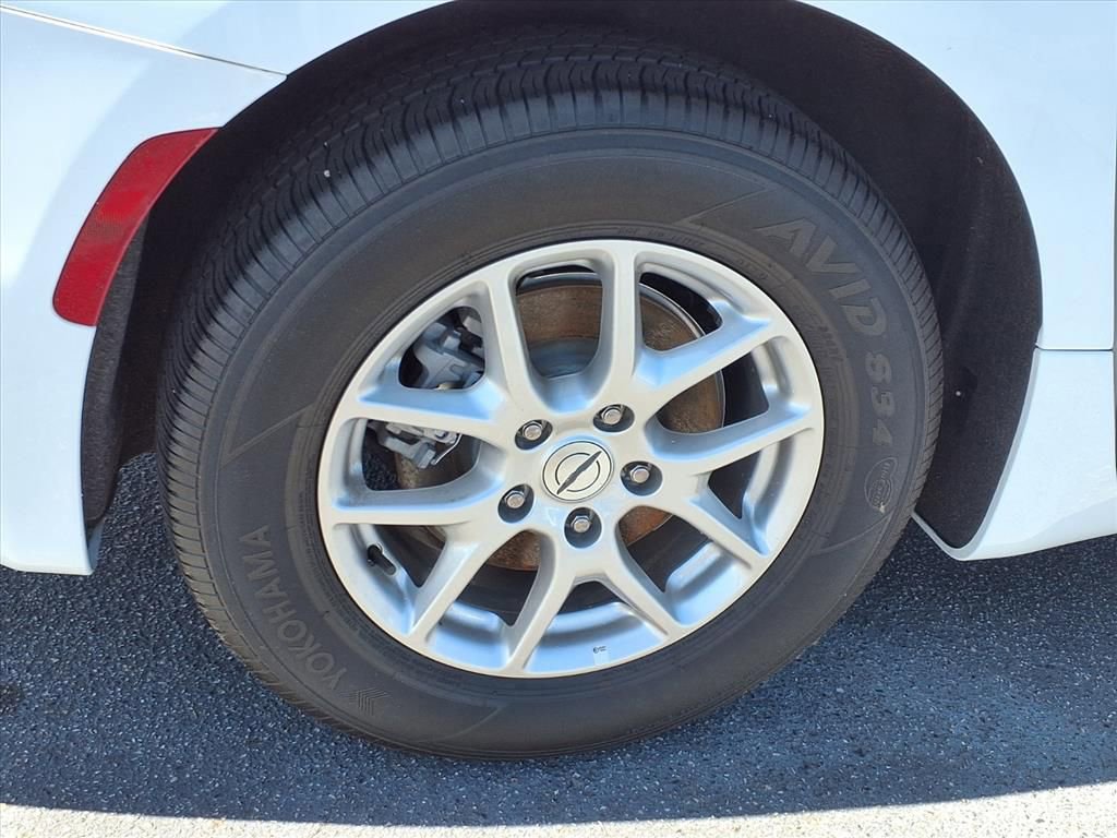 Used 2024 Chrysler Pacifica Touring-L FWD image 23
