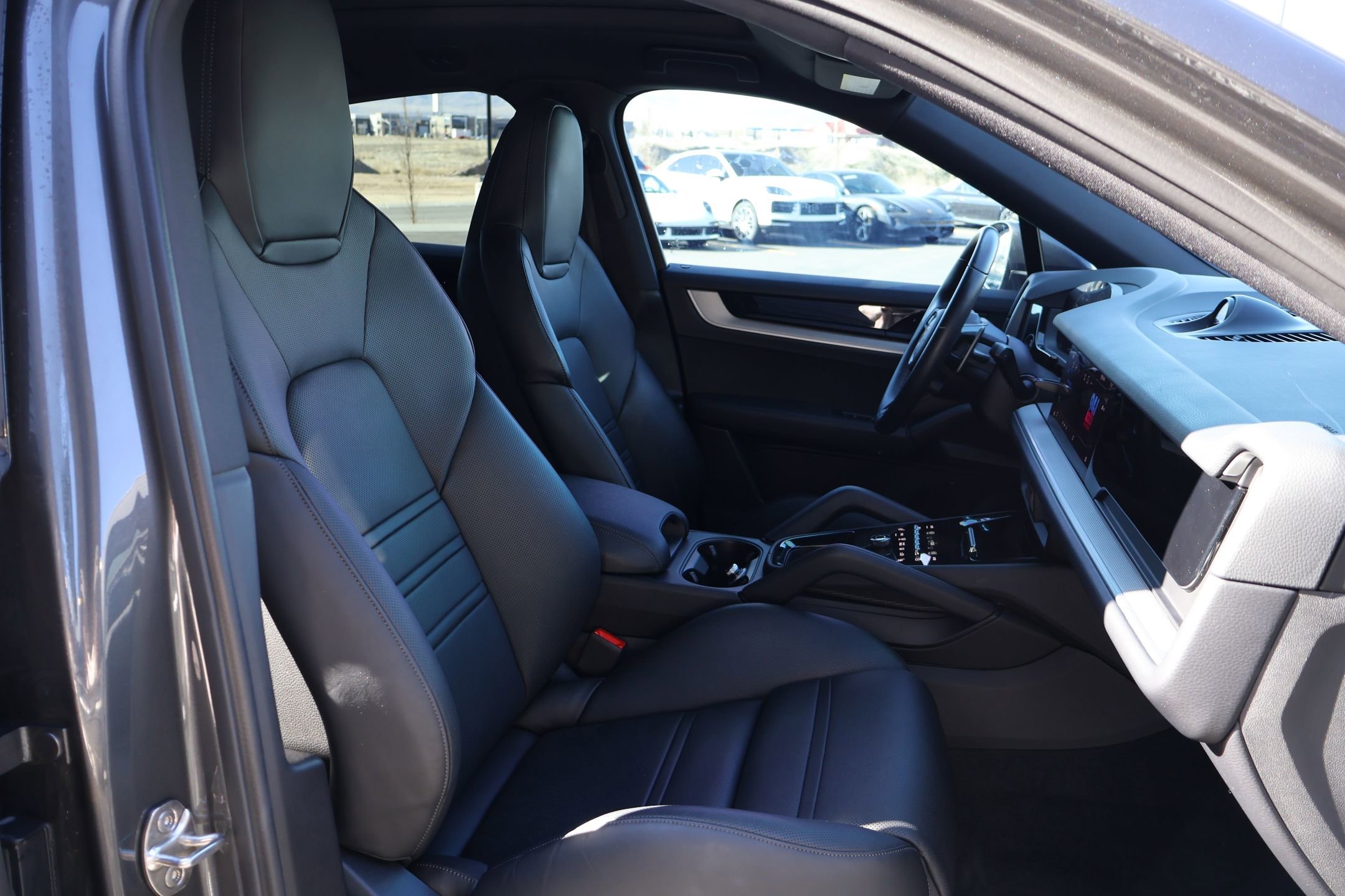 Certified 2024 Porsche Cayenne image 27