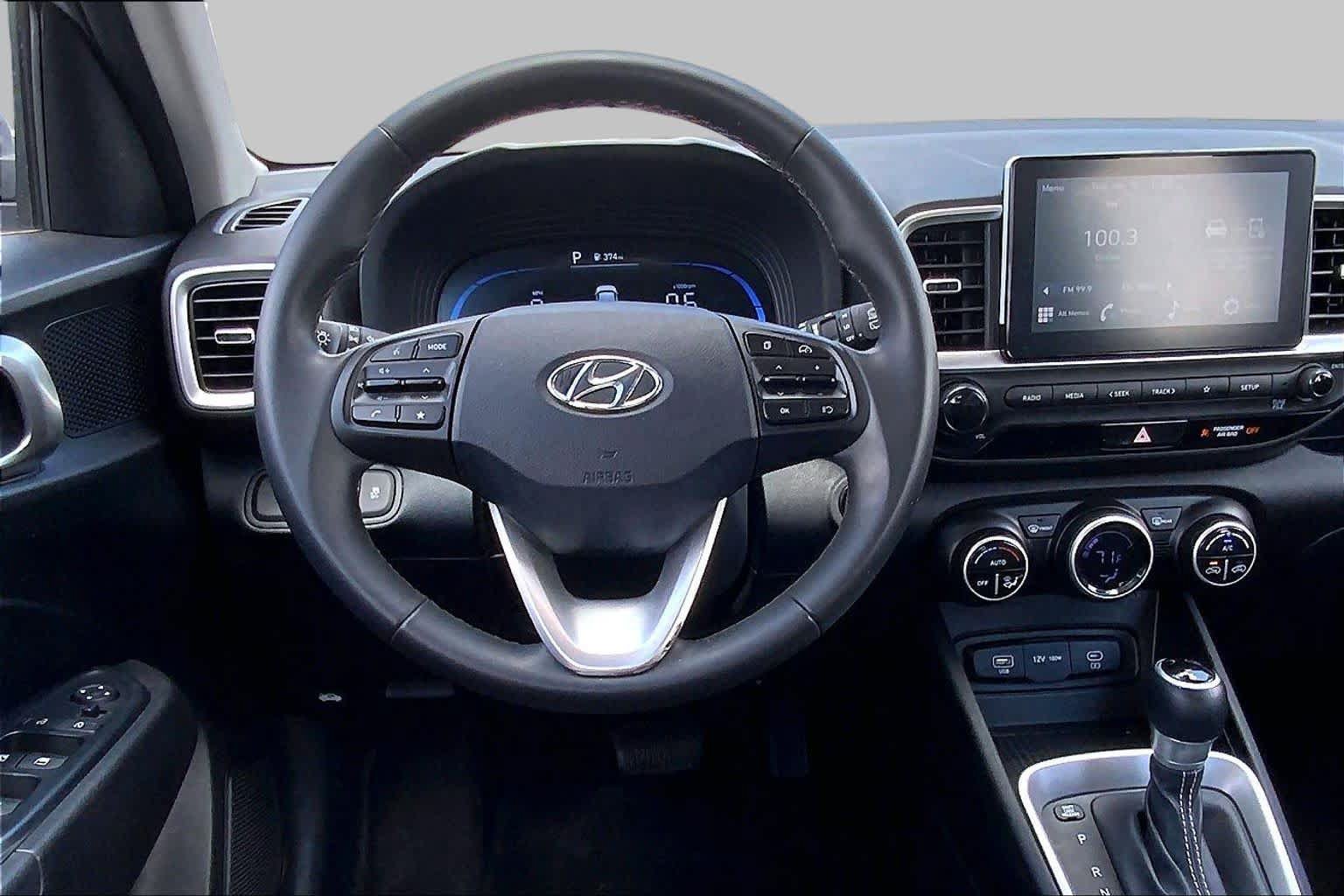 Used 2025 Hyundai Venue SEL FWD image 6
