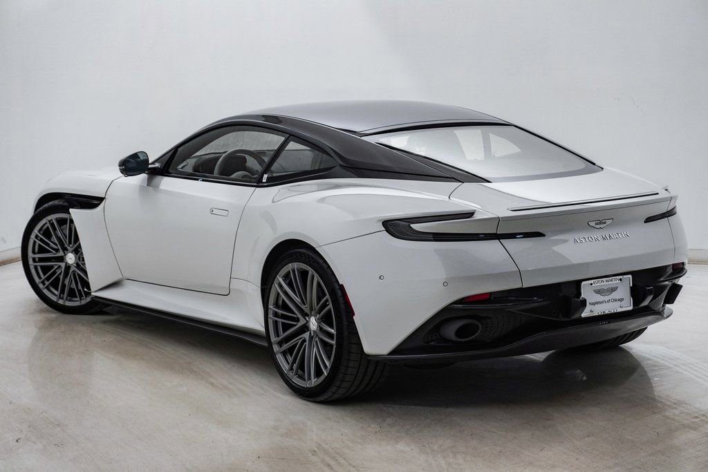 Used 2024 Aston Martin DB12 Coupe RWD image 18