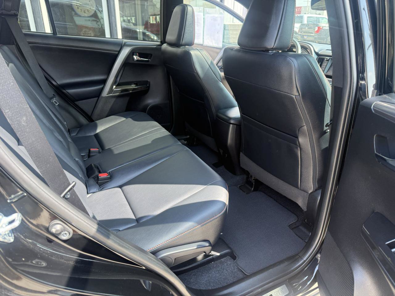 Used 2017 Toyota RAV4 SE w/ Power Extra Value Package AWD/4WD image 15