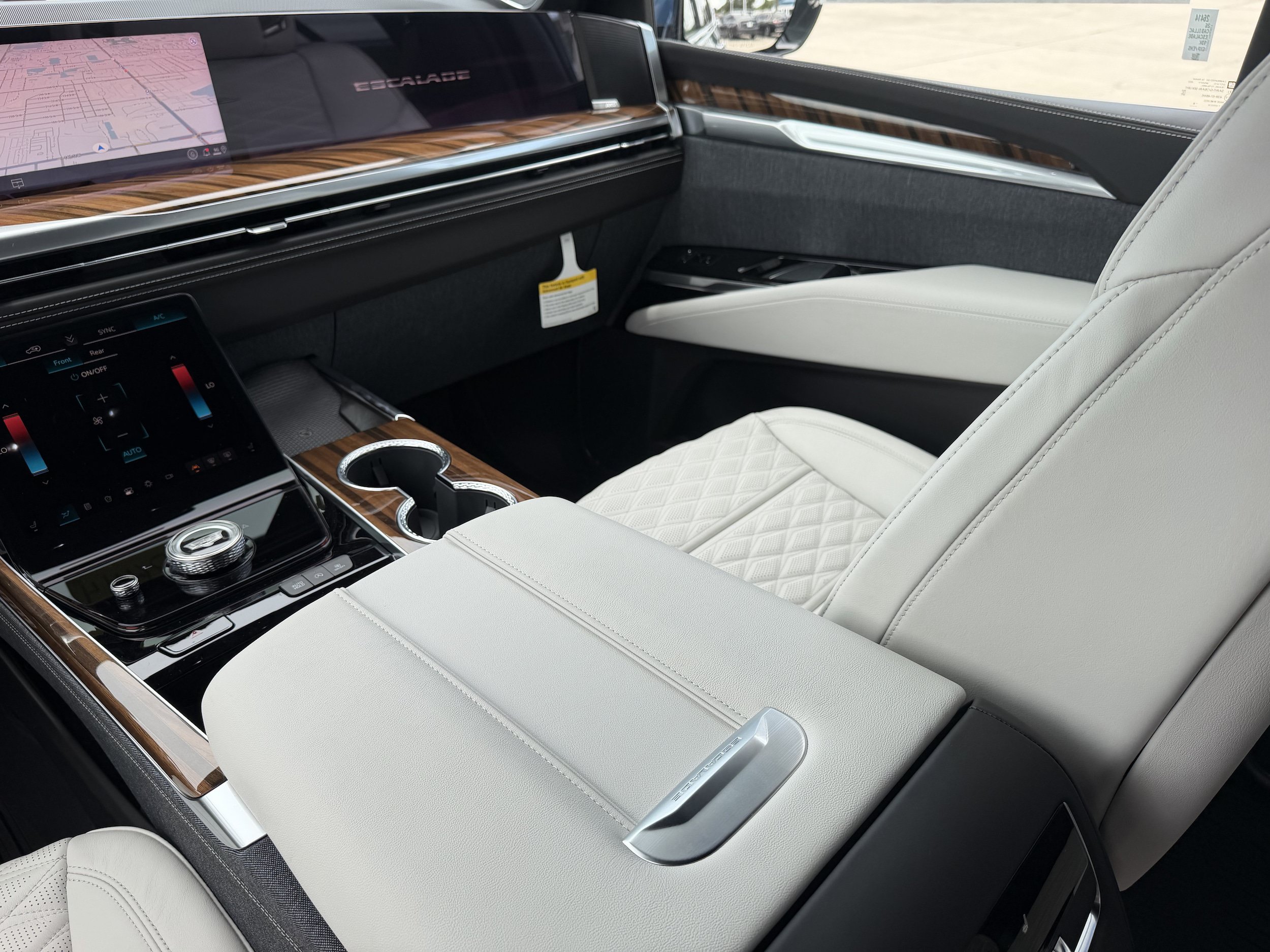 New 2026 Cadillac Escalade Platinum Luxury w/ LPO, Radiant Package AWD/4WD image 16