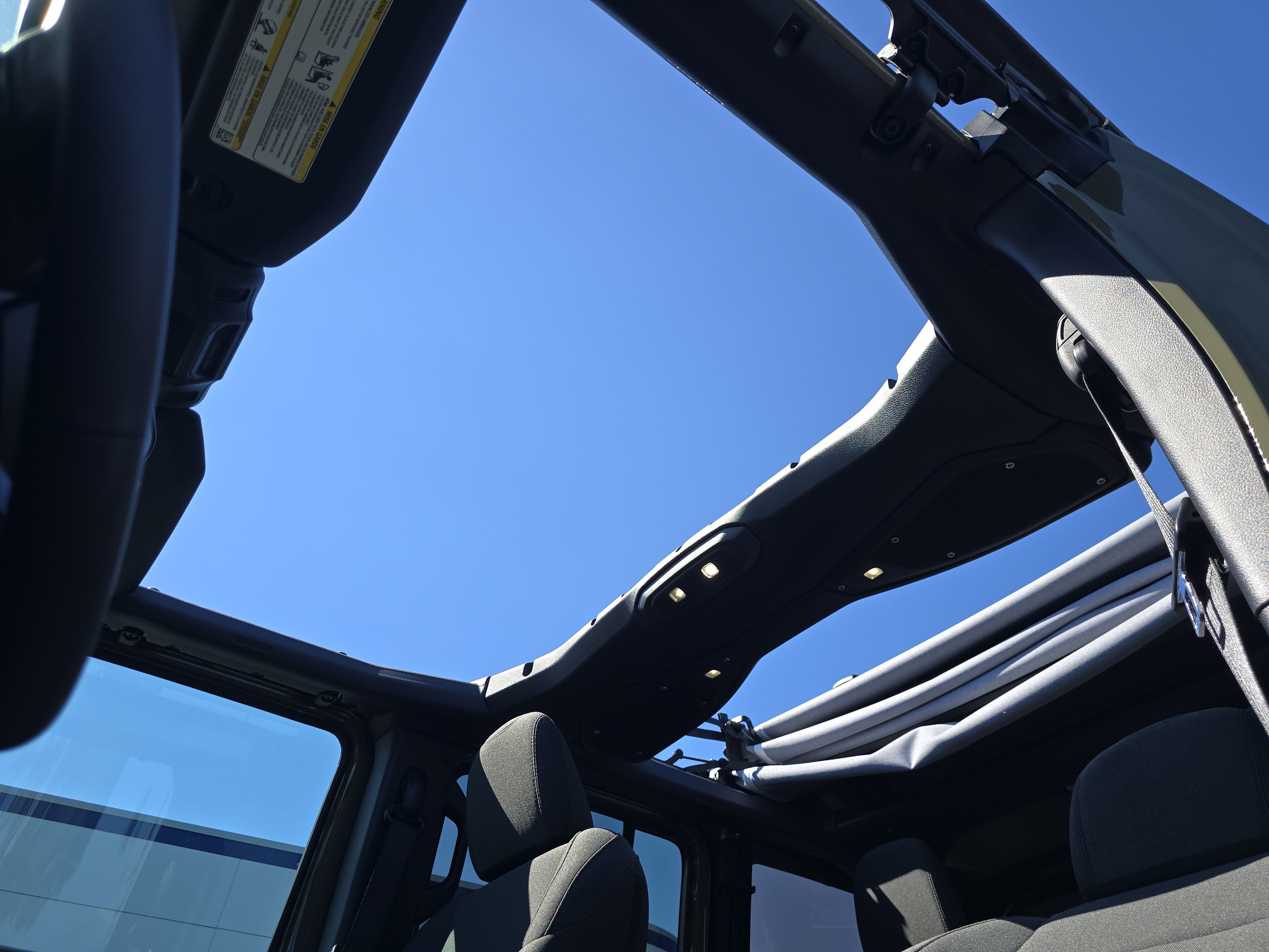 Used 2025 Jeep Wrangler Unlimited Sport AWD/4WD image 9