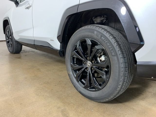 Used 2024 Toyota RAV4 SE AWD/4WD image 15