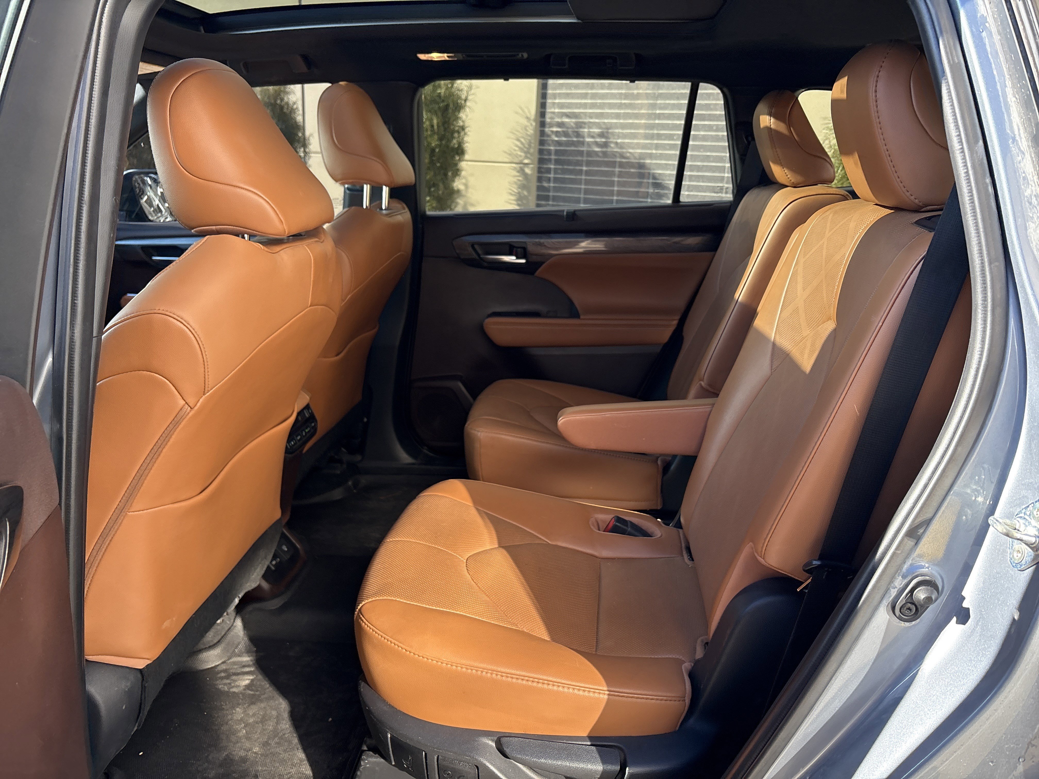 Used 2022 Toyota Highlander Platinum image 30