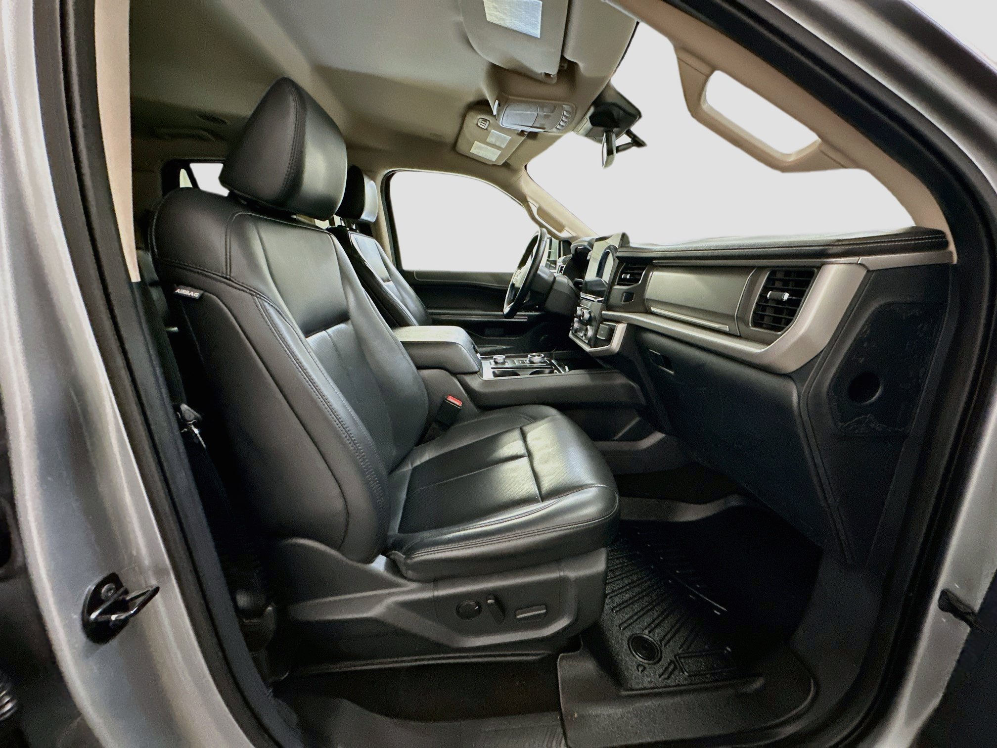Used 2022 Ford Expedition Max XLT AWD/4WD image 34