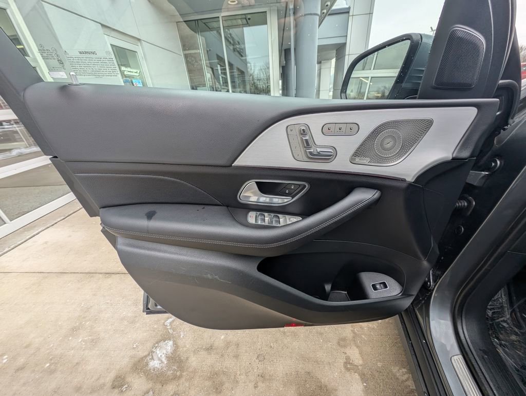 Used 2025 Mercedes-Benz GLE 350 4MATIC image 43