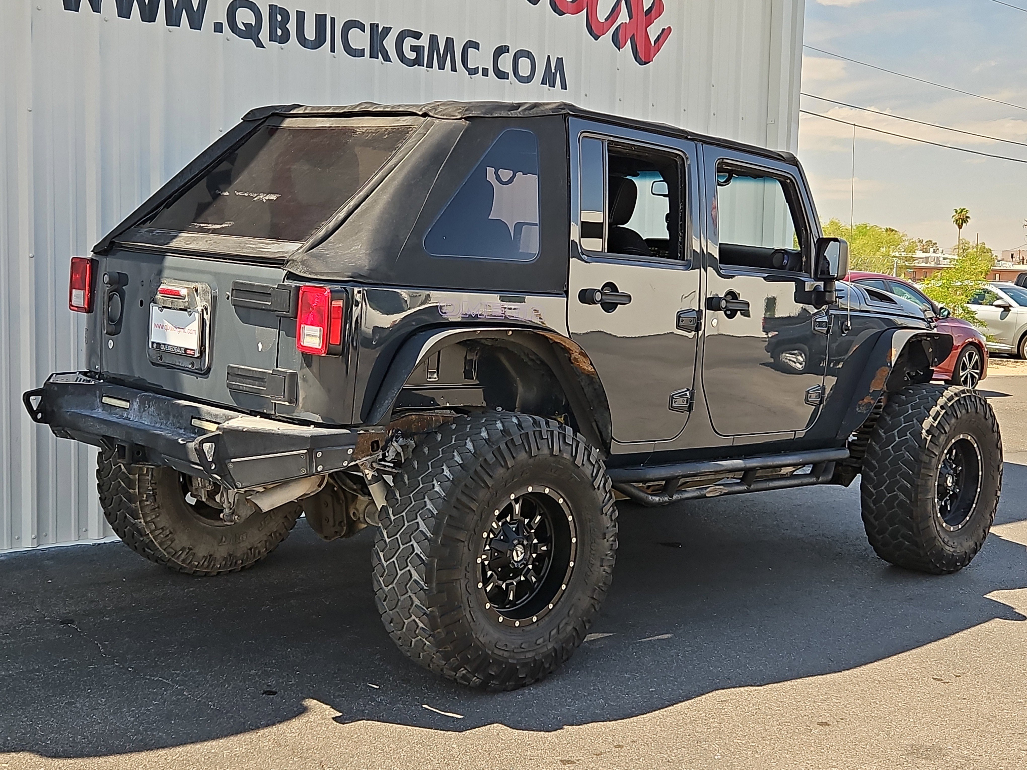 Used 2016 Jeep Wrangler Unlimited Rubicon w/ Connectivity Group image 4