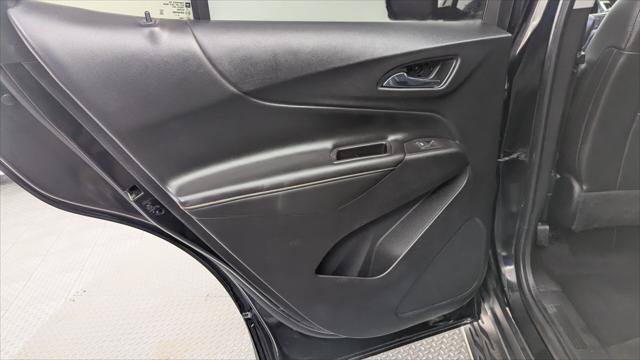Used 2020 Chevrolet Equinox Premier FWD image 16