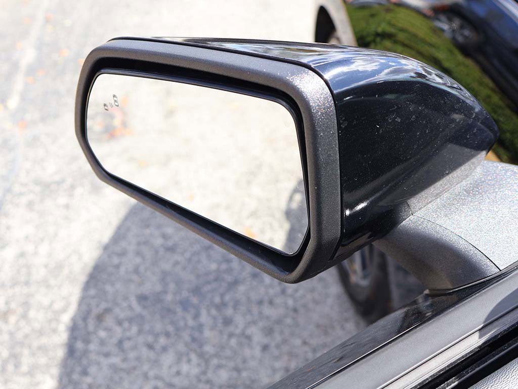 Used 2025 Ford Mustang Premium image 34