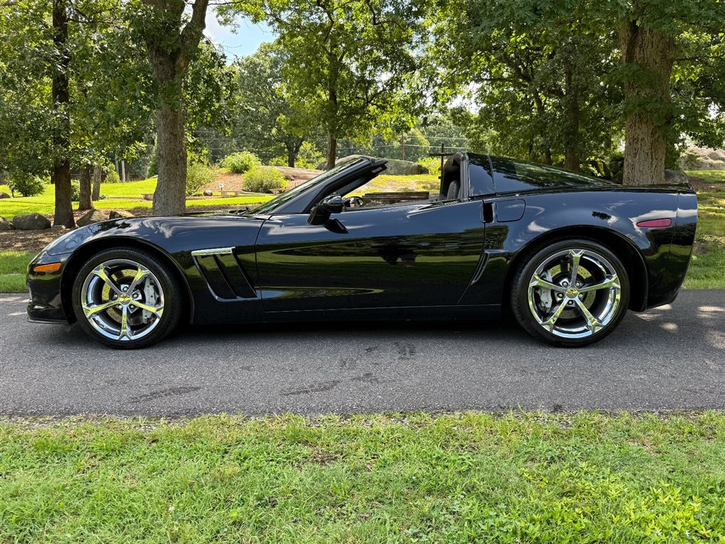 Used 2010 Chevrolet Corvette Grand Sport w/ Roof Package RWD image 22