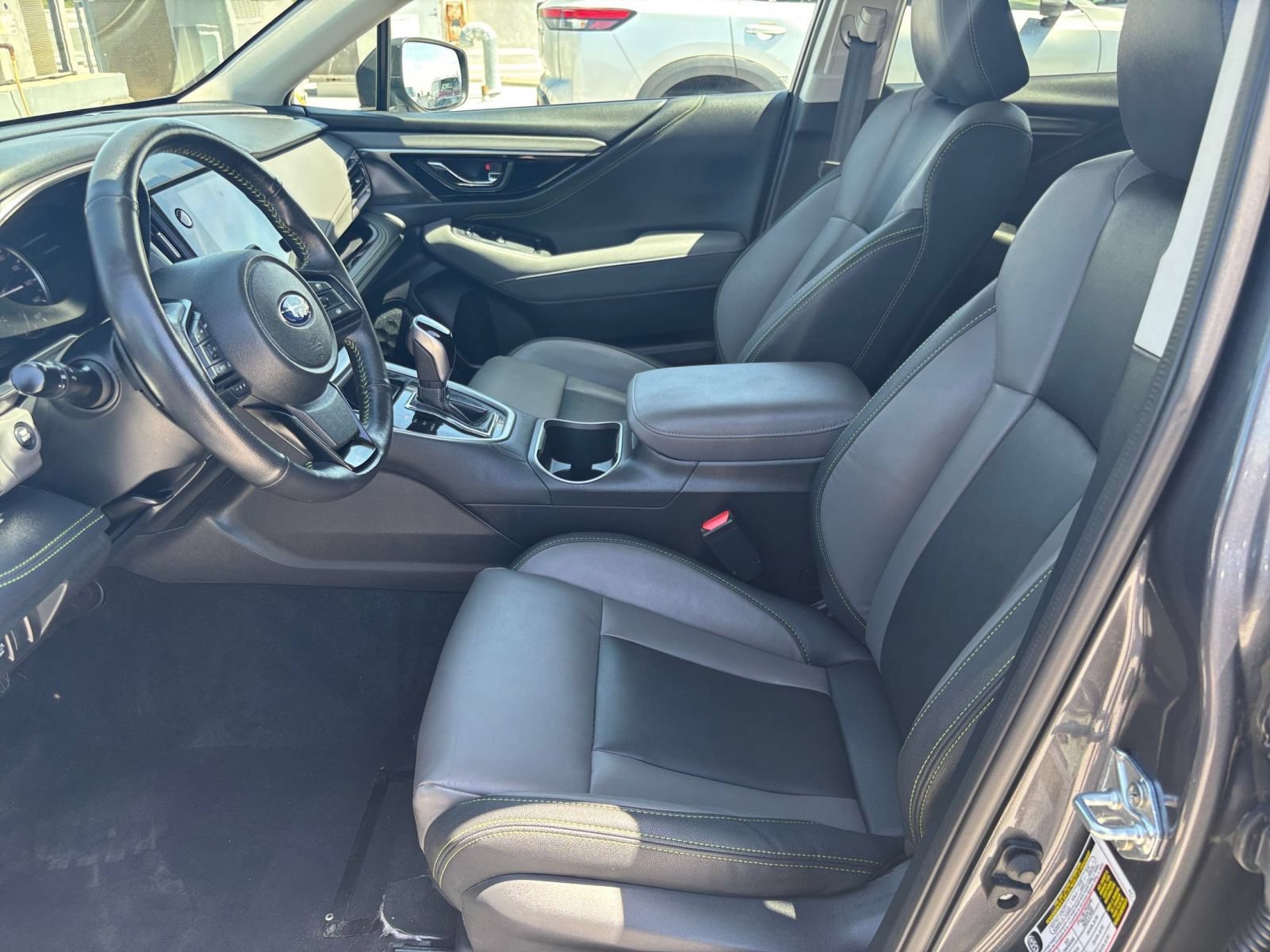 Used 2025 Subaru Outback Onyx Edition AWD/4WD image 27