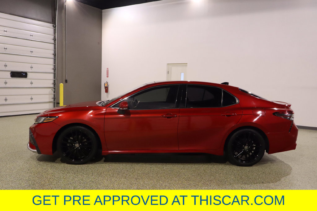 Used 2022 Toyota Camry XSE FWD image 5