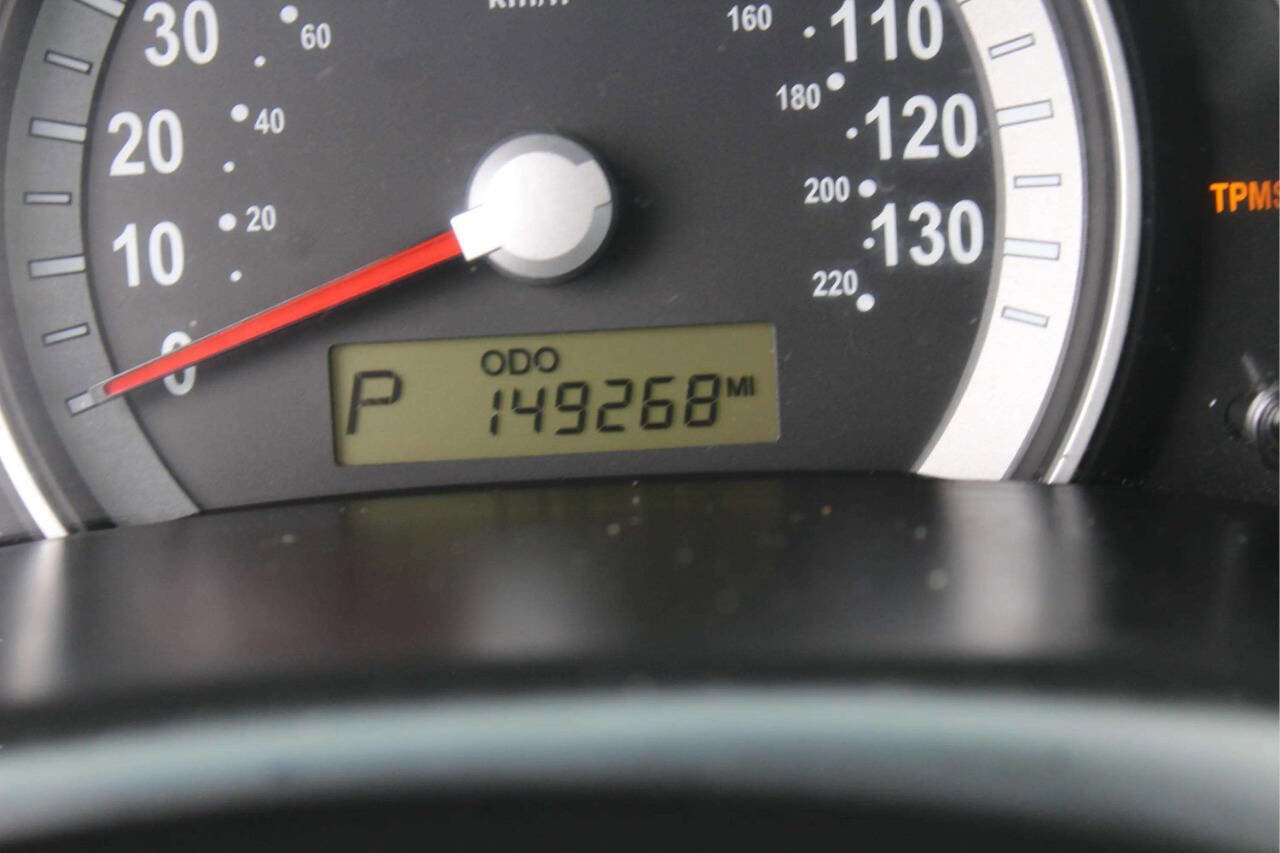 Used 2008 Hyundai Entourage GLS FWD image 9