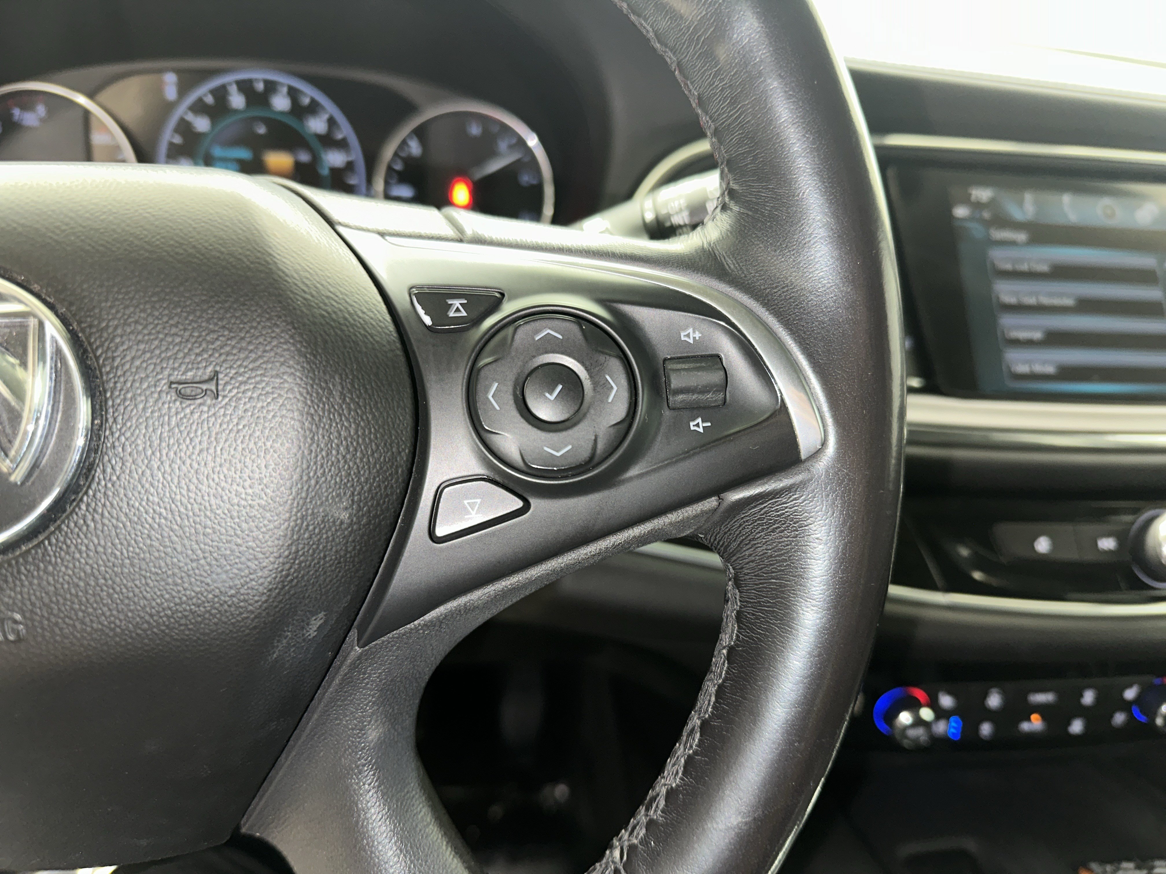 Used 2019 Buick Enclave Avenir w/ Avenir Technology Package AWD/4WD image 20