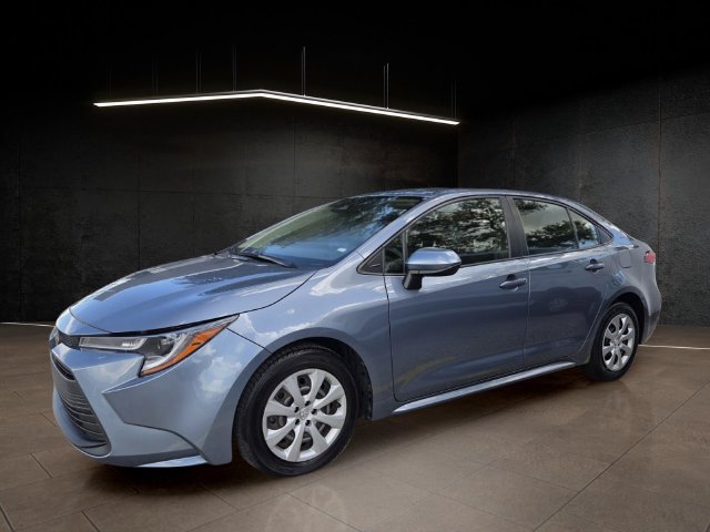Used 2023 Toyota Corolla LE FWD image 3