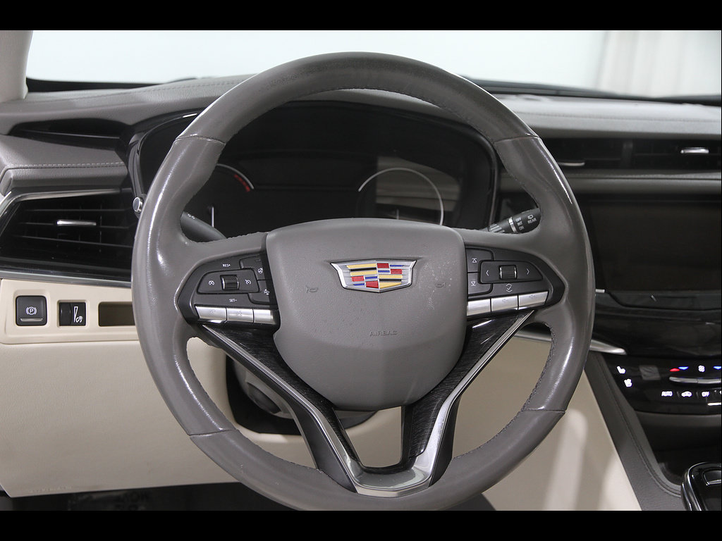 Used 2023 Cadillac XT6 Premium Luxury AWD/4WD image 7