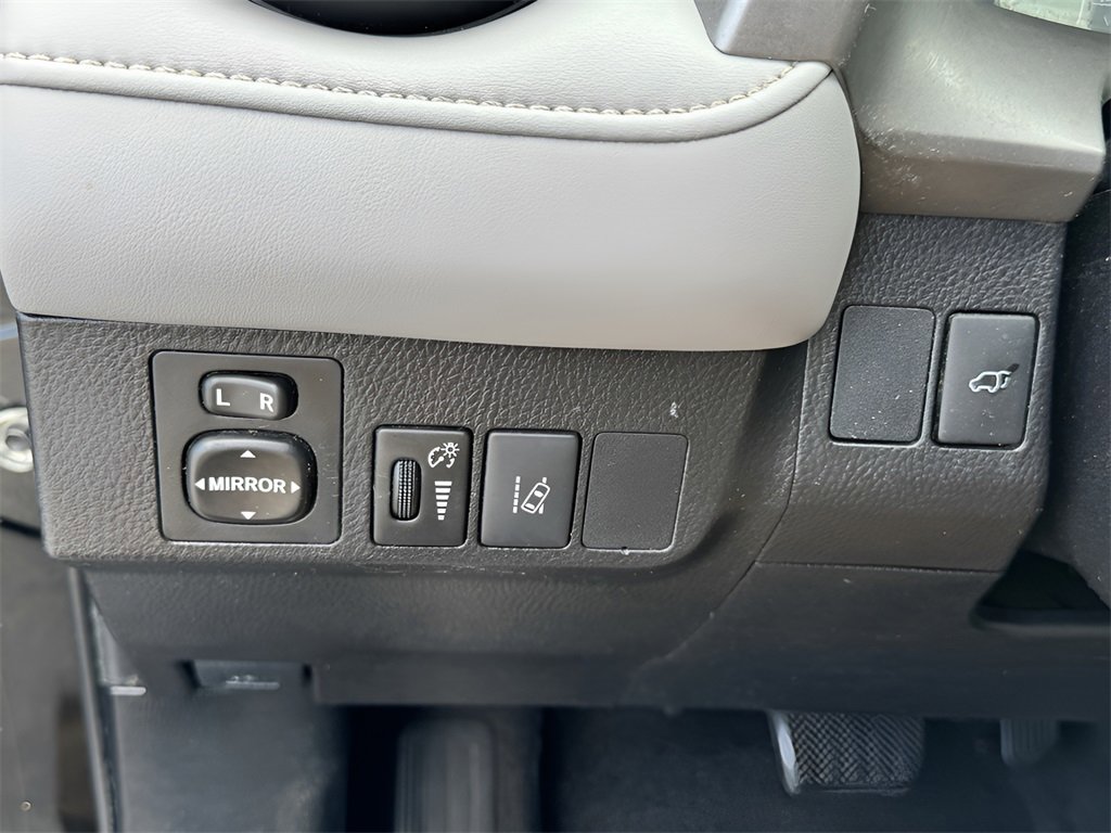 Used 2018 Toyota RAV4 XLE image 34