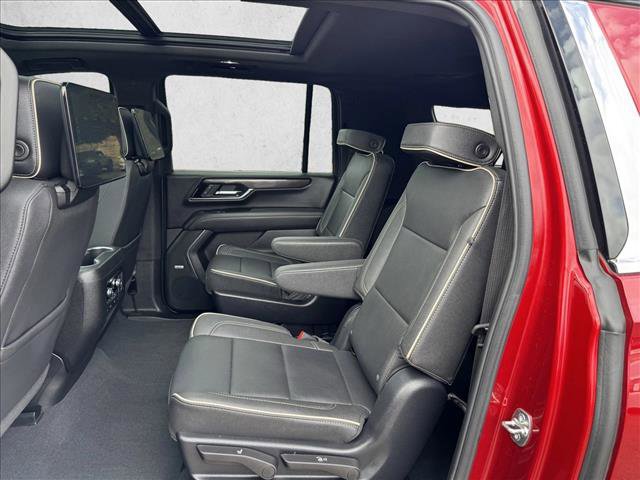 Used 2025 GMC Yukon XL Elevation w/ Elevation Premium Package AWD/4WD image 18