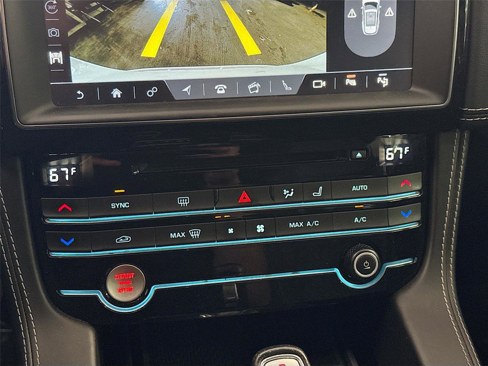 Used 2020 Jaguar F-PACE SVR image 16