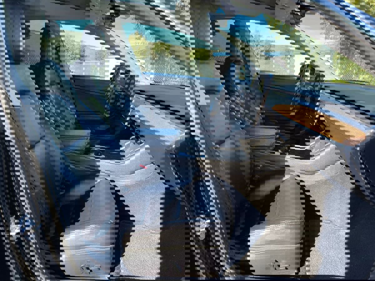 Used 2020 Tesla Model 3 Standard Range Plus image 19