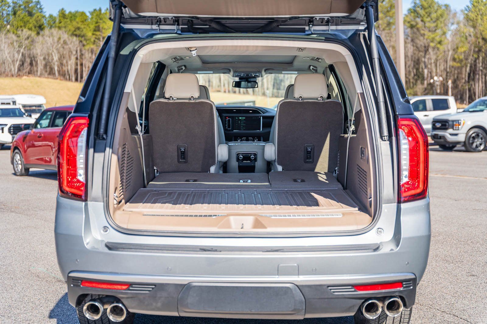 Used 2024 GMC Yukon XL Denali w/ Max Trailering Package image 15